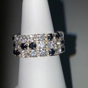 Stretch Silvertone Clear and Black Rhinestone ring. Size 5 to 10
